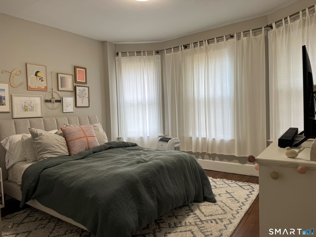 215 Willow Street - Photo 5