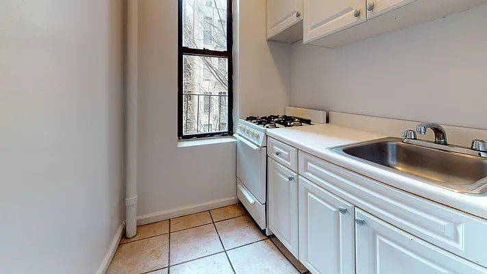 337 East 90th Street - Photo 4