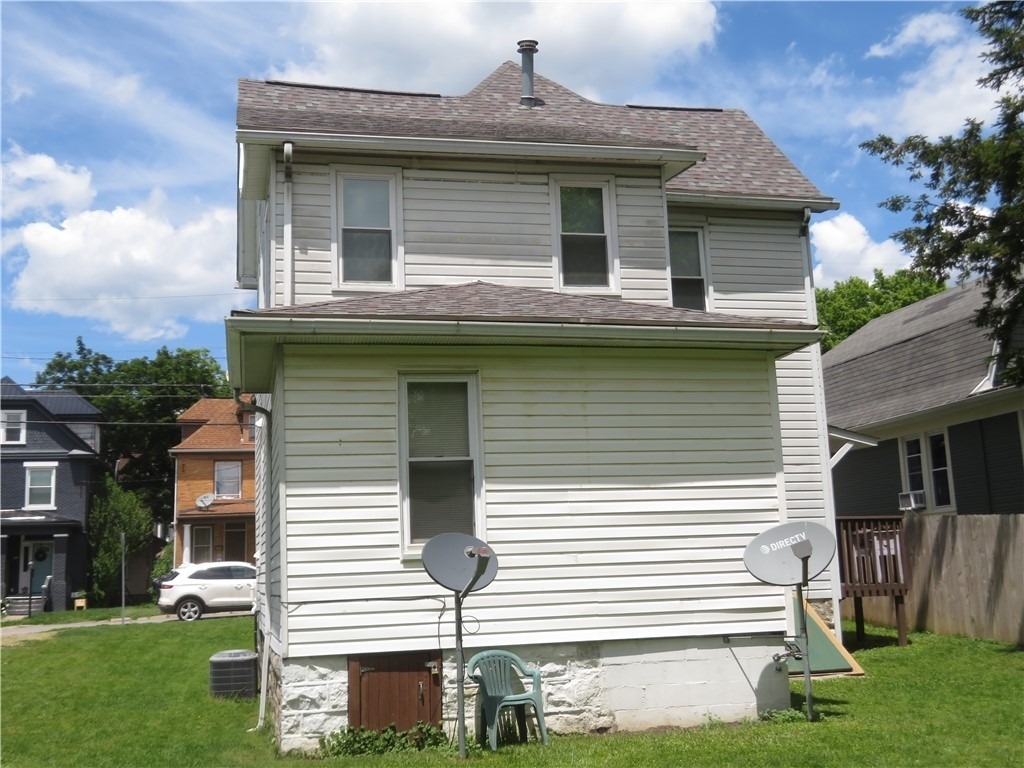 327 W Brady St - Photo 8