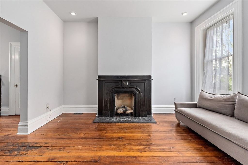 330 Main Street - Photo 5