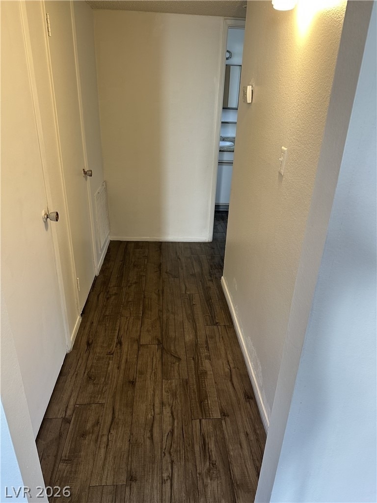 5808 Bromley Avenue - Photo 4