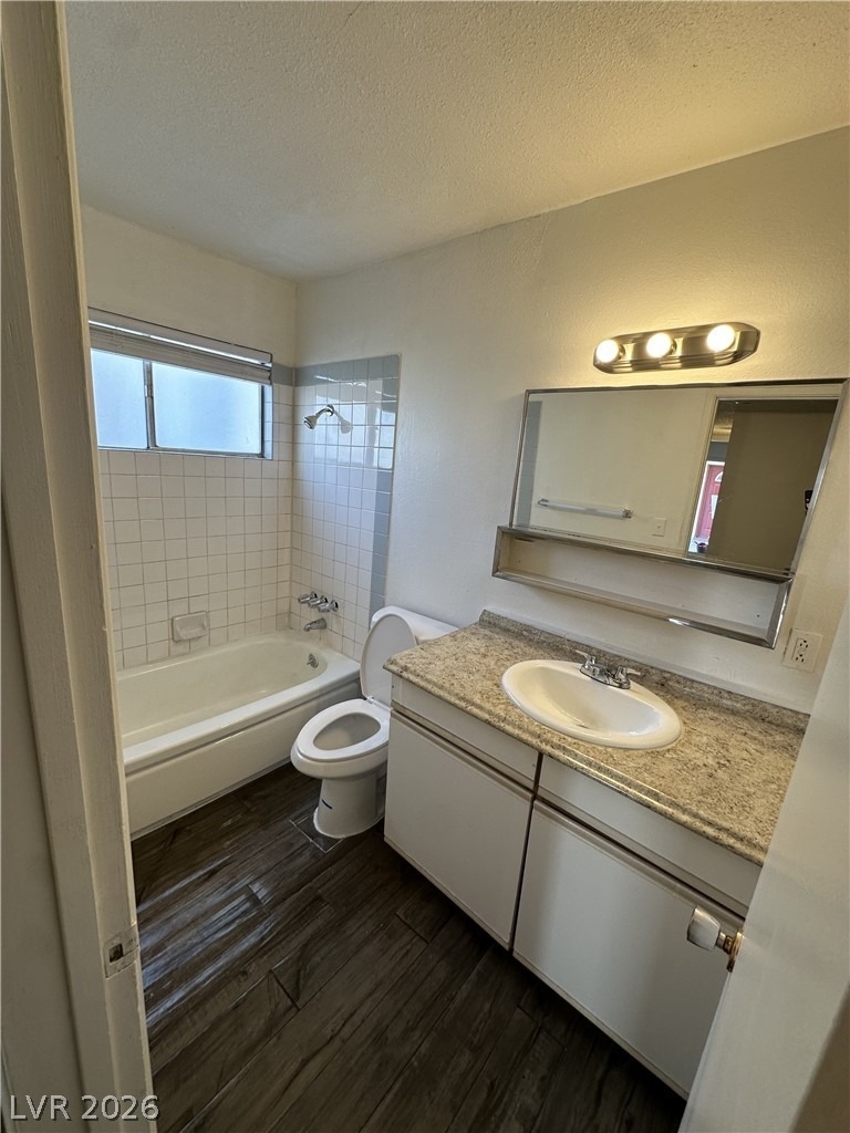 5808 Bromley Avenue - Photo 2