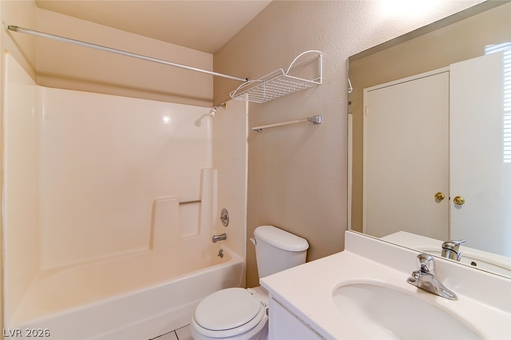 824 Hedge Way - Photo 3