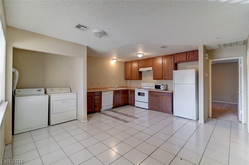 824 Hedge Way - Photo 9