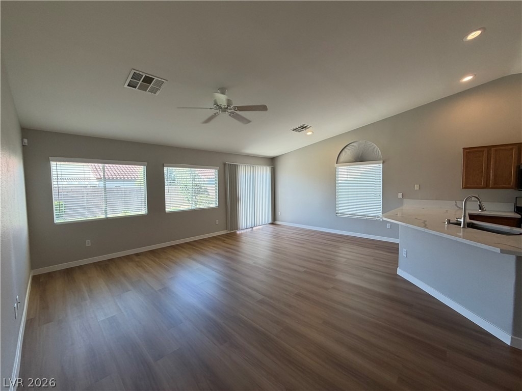 2139 Meadow Green Avenue - Photo 6
