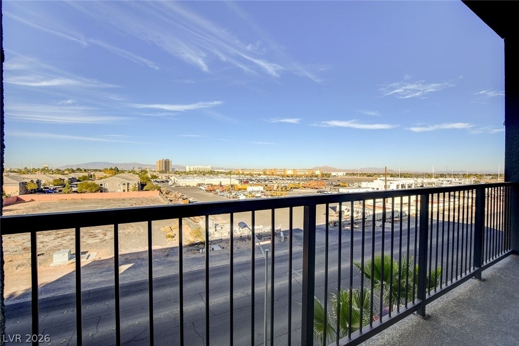 2715 W Pebble Road - Photo 32