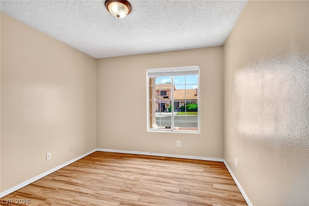 933 Derringer Lane - Photo 14