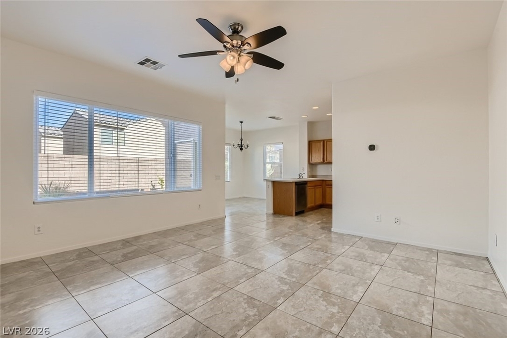 2692 Niddrie Avenue - Photo 1
