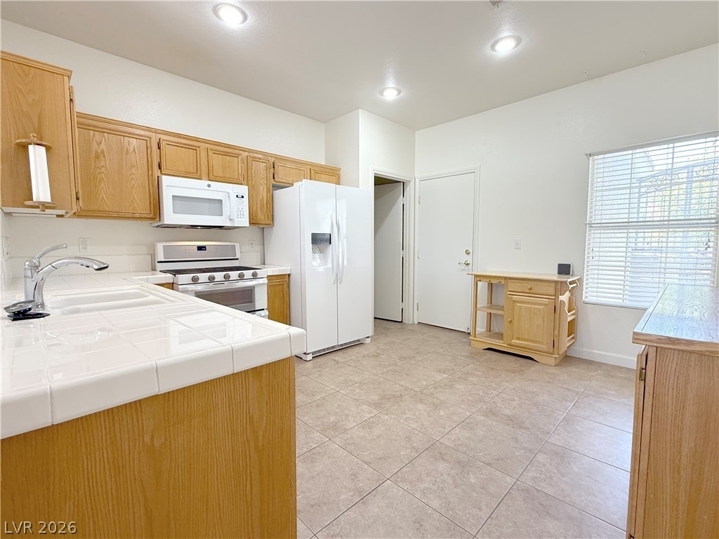 9824 Garamound Avenue - Photo 10