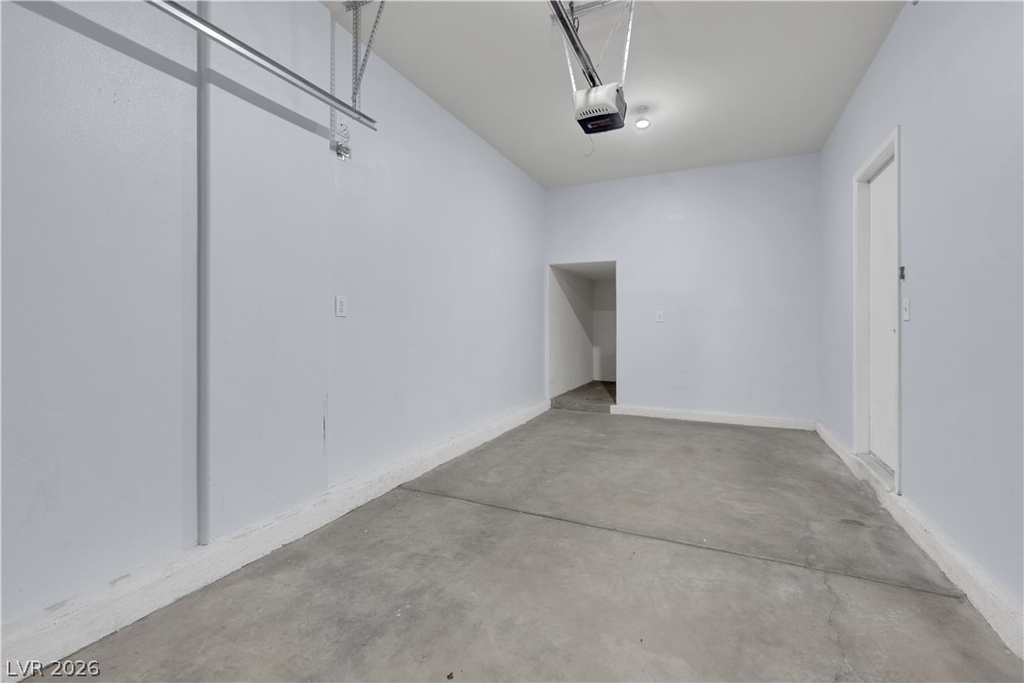 3423 Holly Avenue - Photo 32