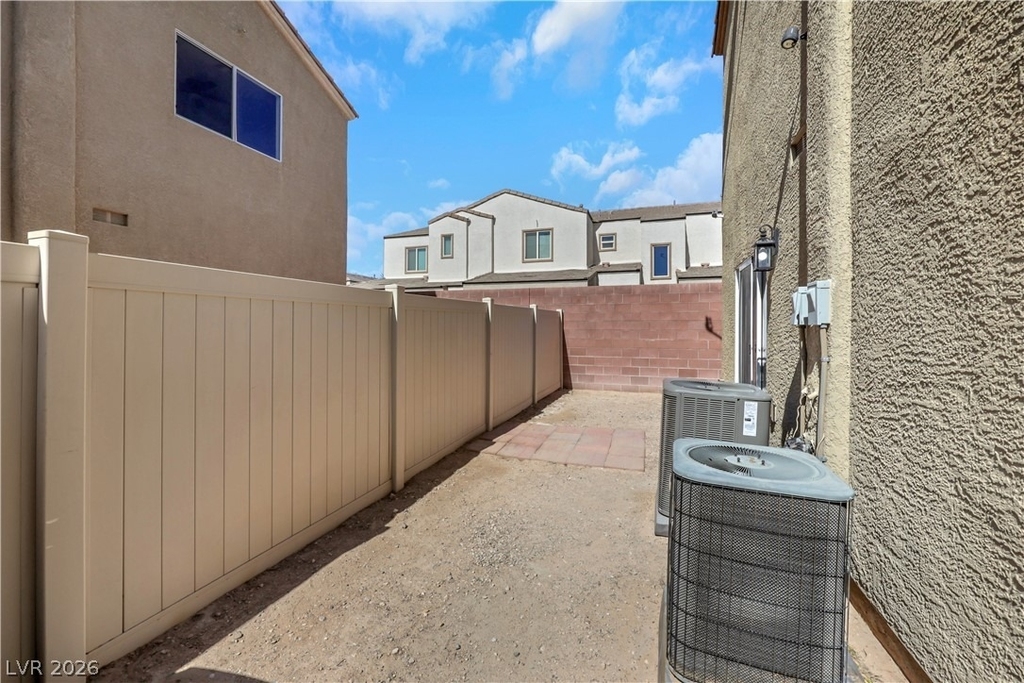 3423 Holly Avenue - Photo 34