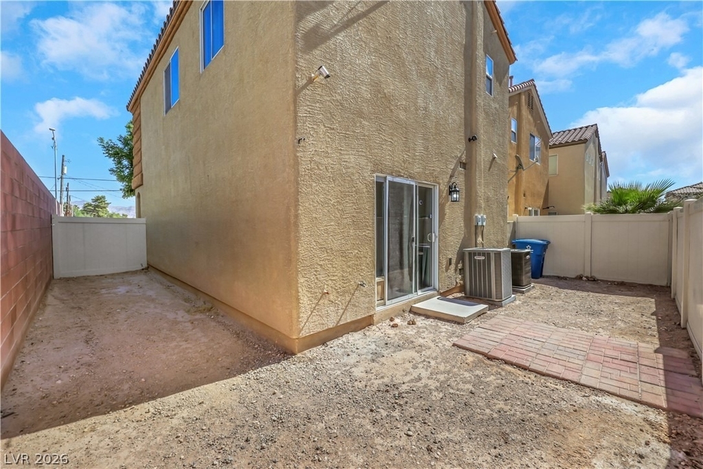 3423 Holly Avenue - Photo 33