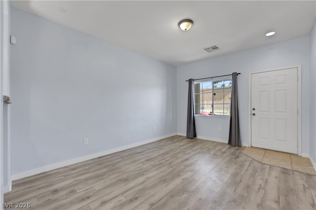 3423 Holly Avenue - Photo 3