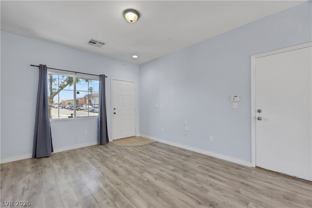 3423 Holly Avenue - Photo 2
