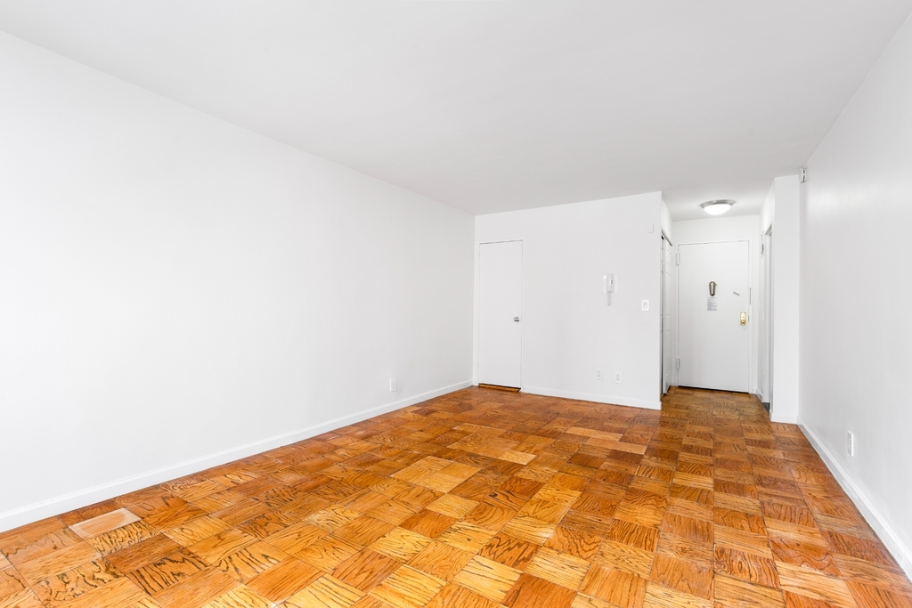 East 36th Street - Photo 0