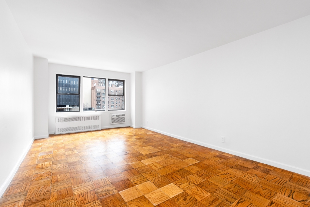 East 36th Street - Photo 3