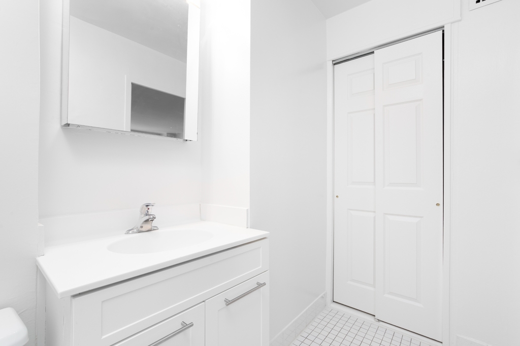 East 36th Street - Photo 6