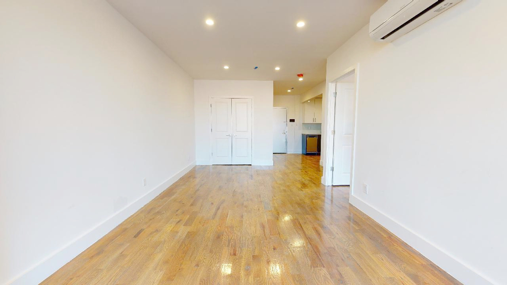 138-28 Queens Blvd - Photo 4