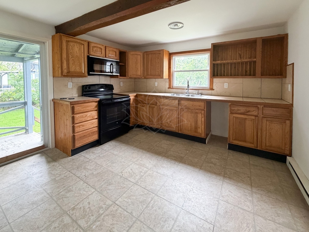 113 Spencer Avenue - Photo 2
