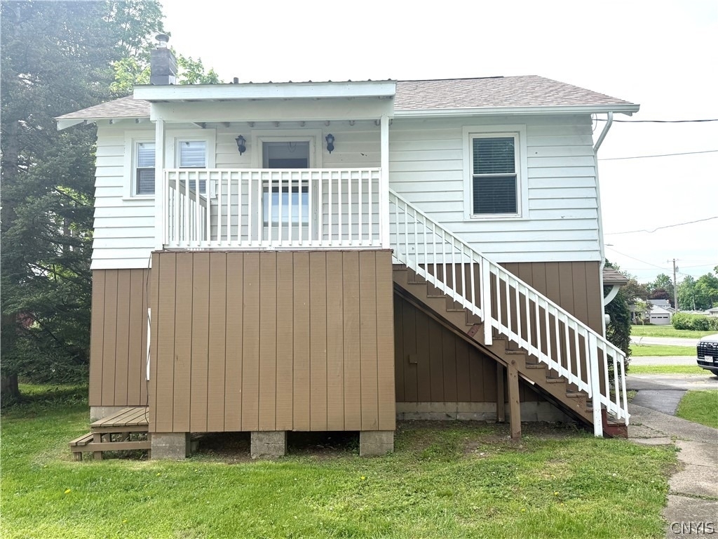 1000 1/2 Van Buren Avenue - Photo 0