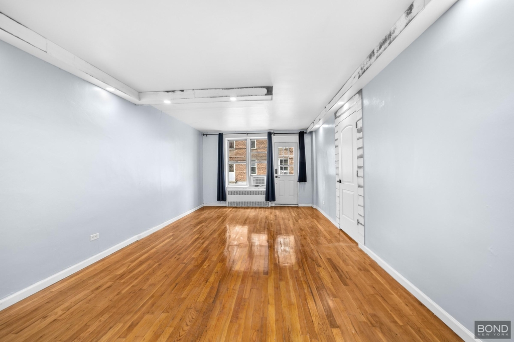 1350 East 5th Street - Photo 1