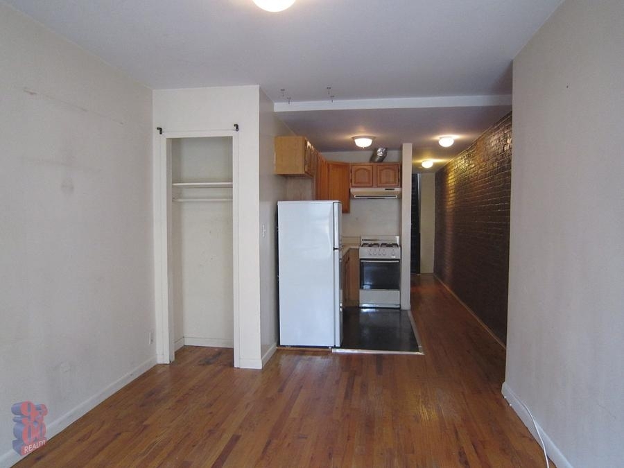 East 12th Street - Photo 3