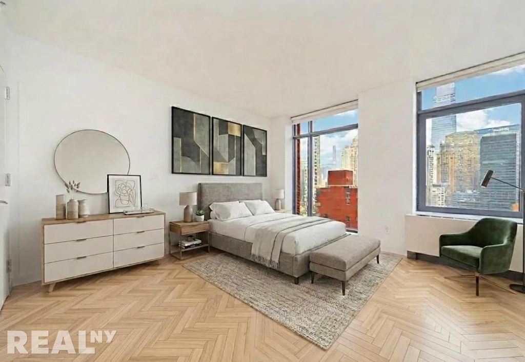 East 34th Street - Photo 8