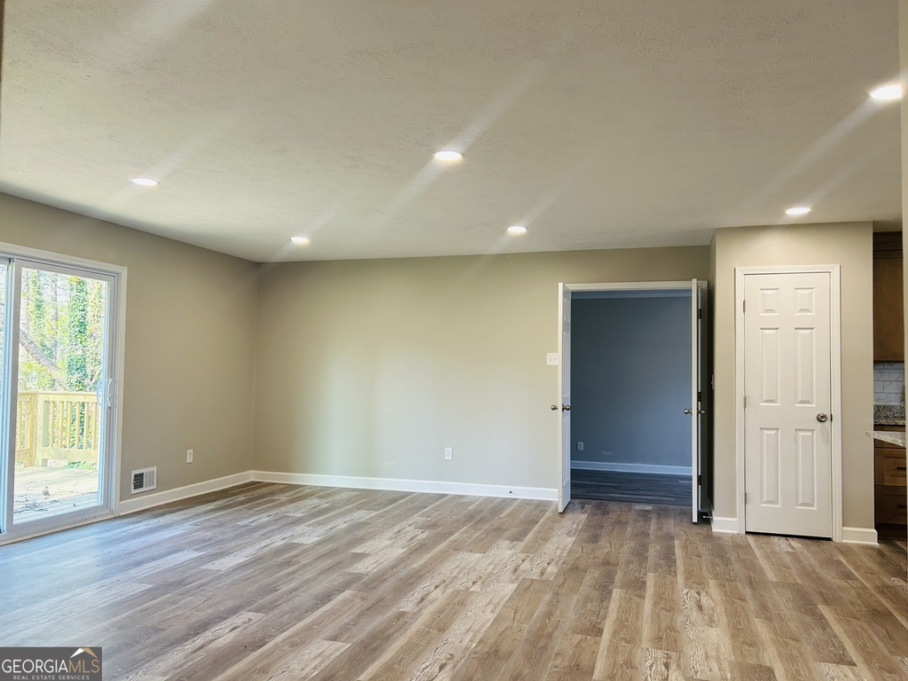 6165 Radford Drive - Photo 11