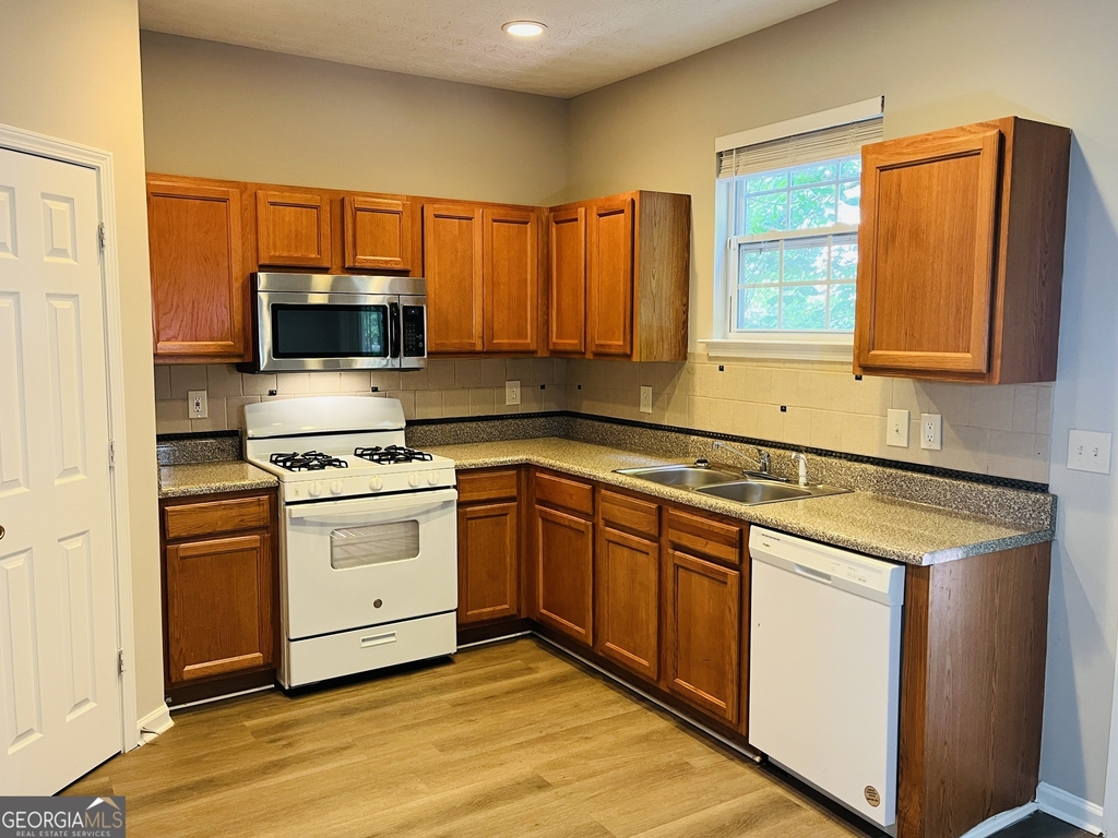 4014 Carisbrook Drive - Photo 10