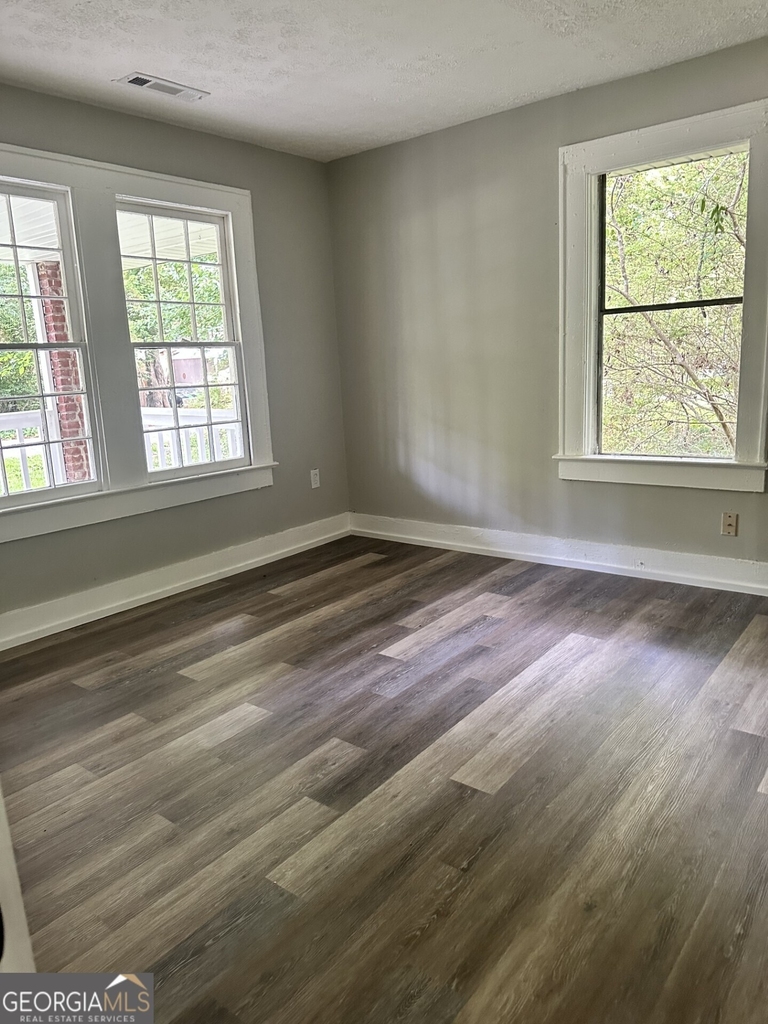 6 Windsor Drive - Photo 2