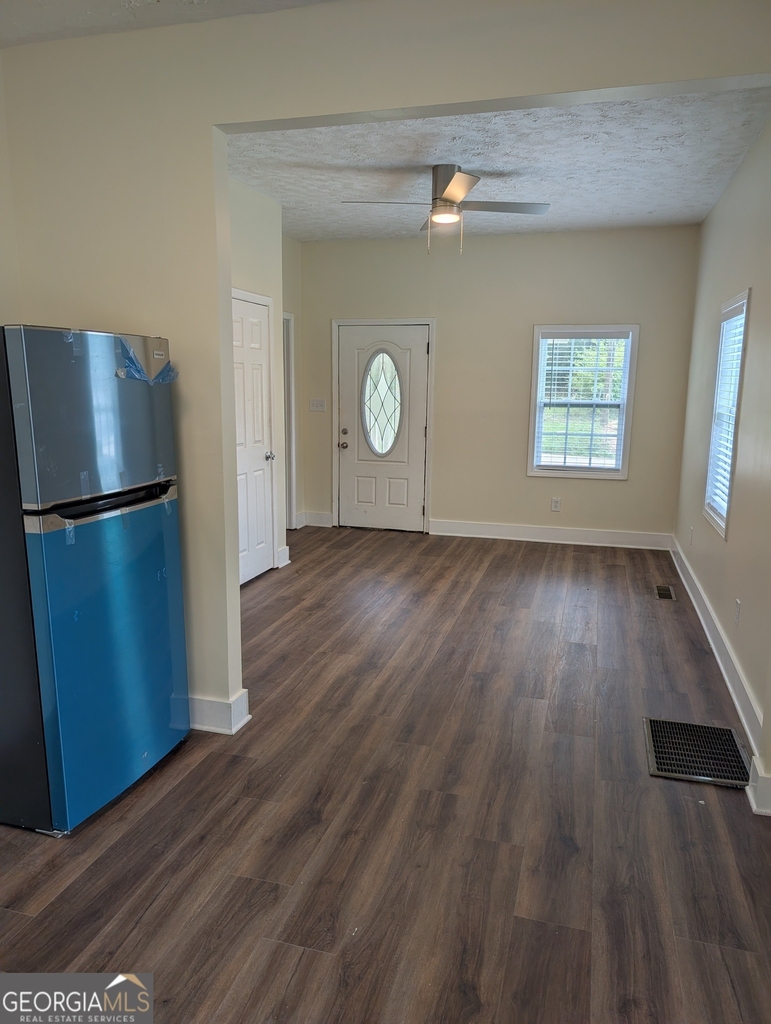 202 Marshall Street - Photo 4