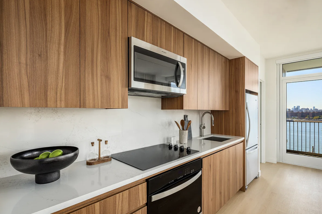 18 India Street - Photo 1