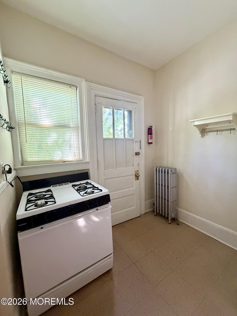 207 Woodbridge Avenue - Photo 8