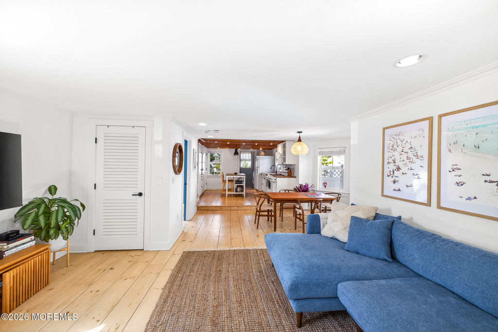 403 Sewall Avenue - Photo 5
