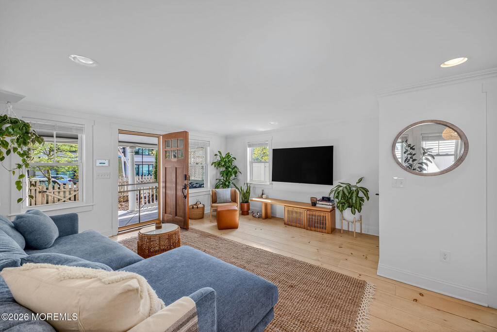 403 Sewall Avenue - Photo 4