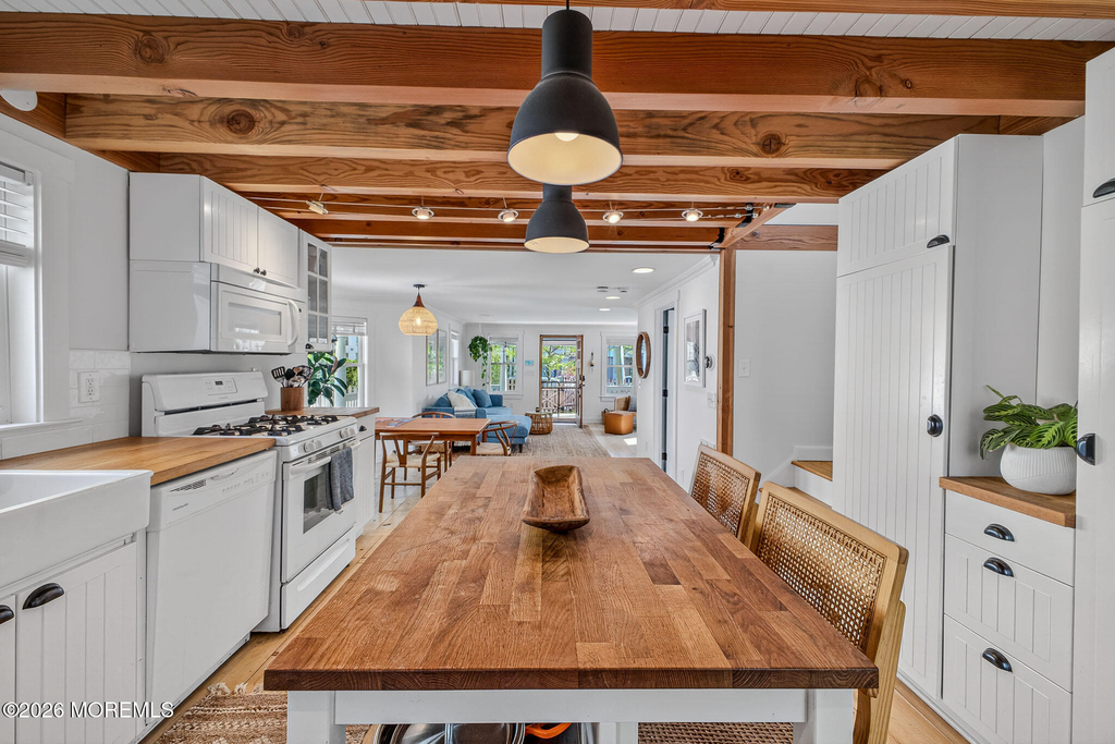 403 Sewall Avenue - Photo 3