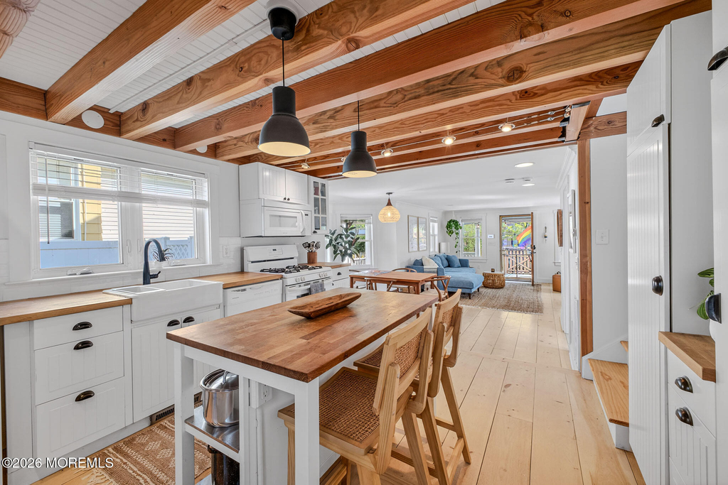 403 Sewall Avenue - Photo 2