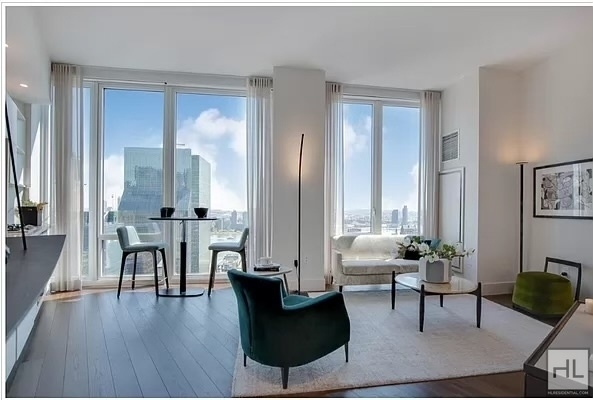 East 44th Street - Photo 1