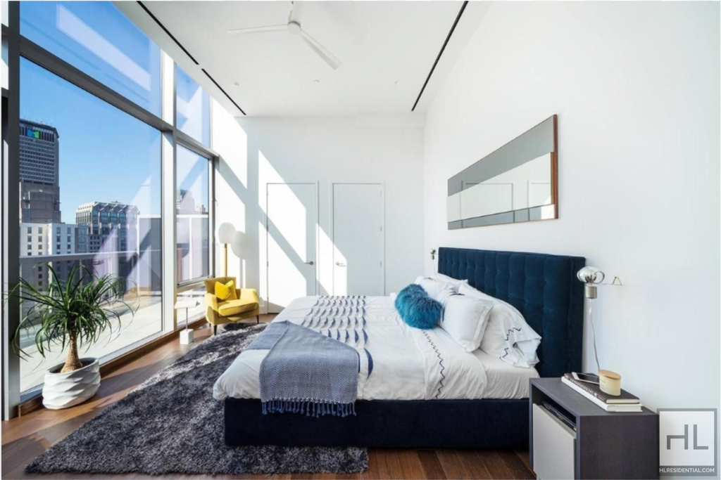 East 44th Street - Photo 2