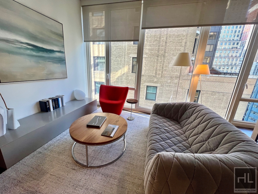 East 44th Street - Photo 1