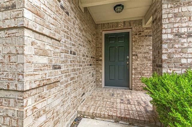 556 Winbridge Lane - Photo 3