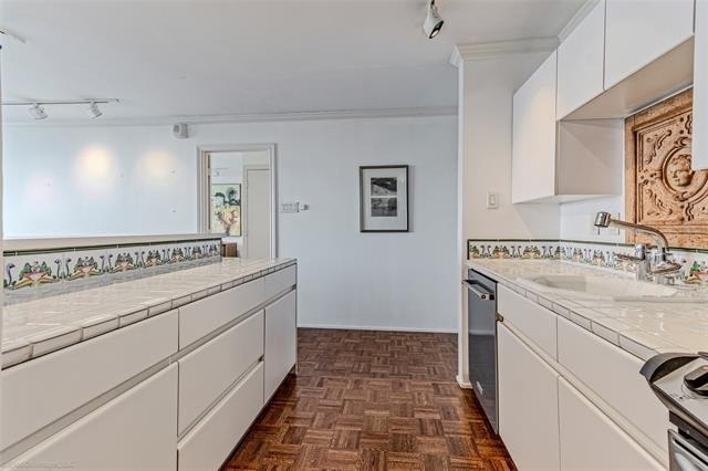 3883 Turtle Creek Boulevard - Photo 3