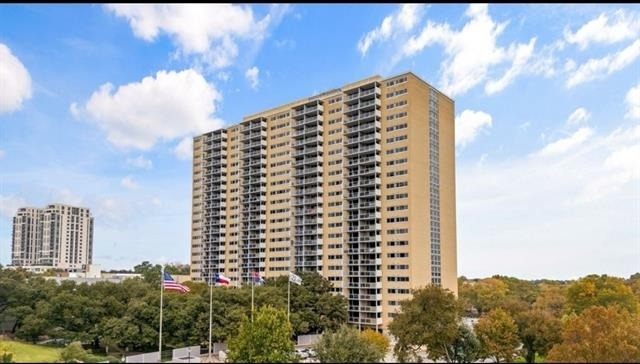 3883 Turtle Creek Boulevard - Photo 14