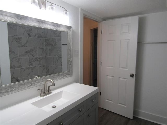 818 W Collins Street - Photo 14
