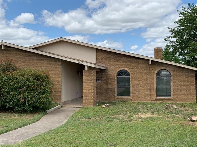 5260 Pruitt Drive - Photo 0