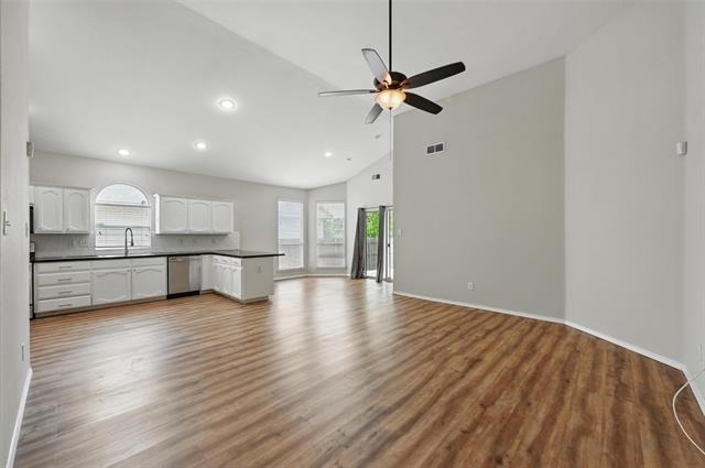 7464 Maroon Drive - Photo 2