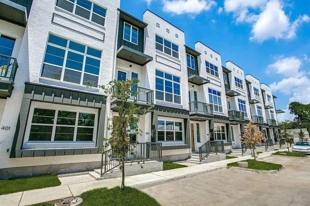 13325 Bee Street - Photo 0