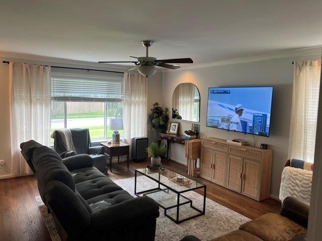 2140 Springhill Drive - Photo 2