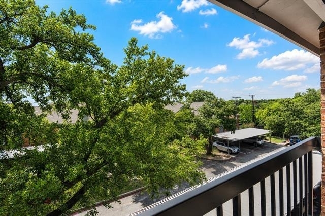 18333 Roehampton Drive - Photo 3