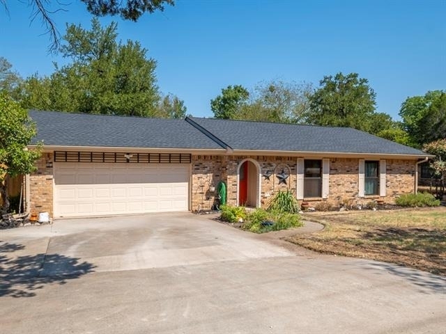 408 Heritage Trail - Photo 0